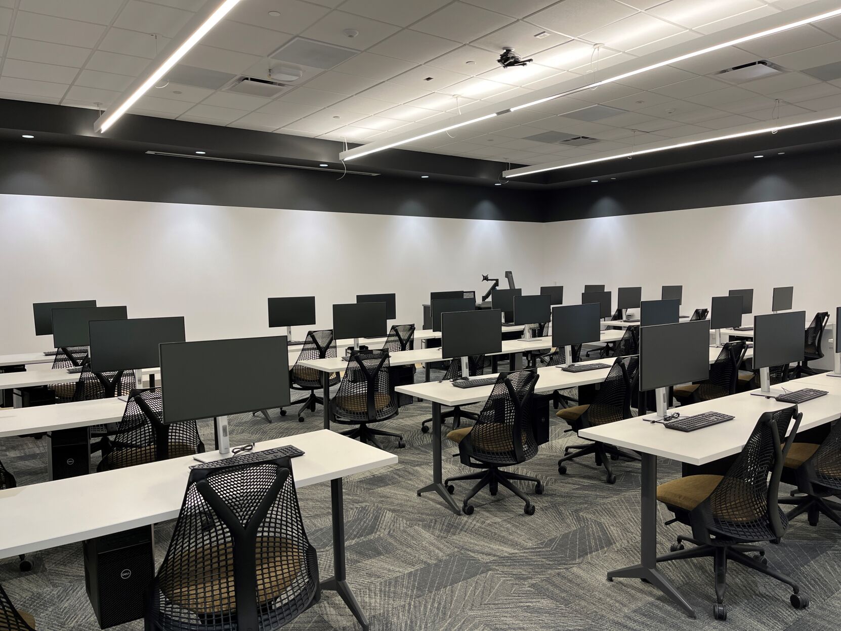UCCS cybersecurity center-computer lab